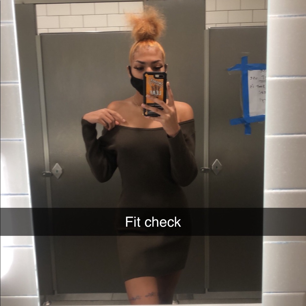 Meet your Posher, Azana